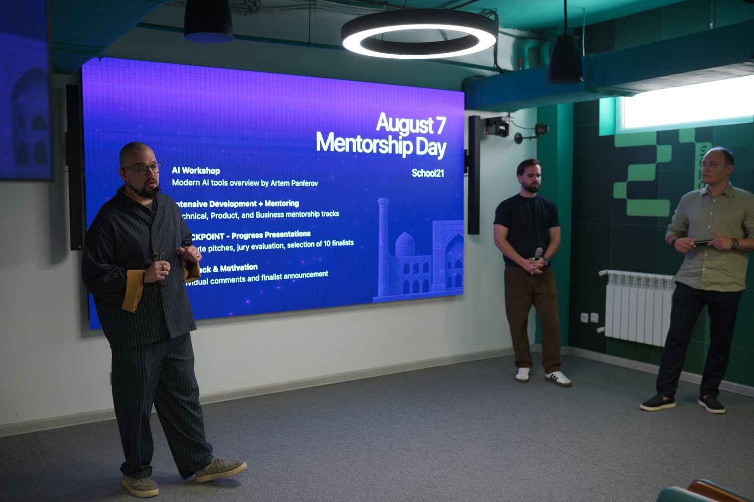 AI Workshop: Modern AI tools overview by Artem Panferov, School21