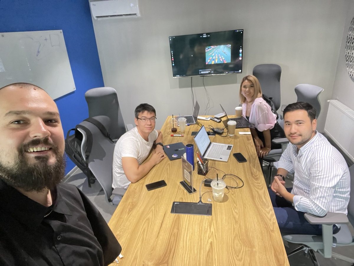 Команда AI LAB в офисе